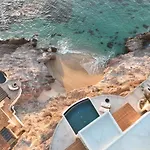 New Stunning Villa, Full Staff, Gym And Has Its Own Private Swimmable Beach