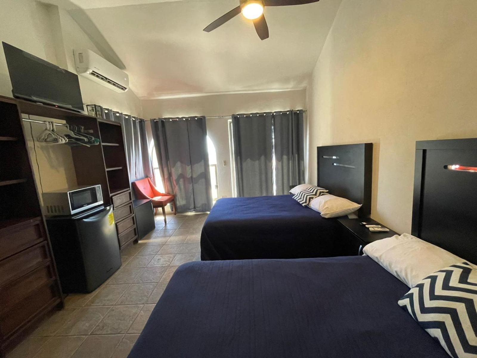 Guest house Hostal Las Quintas