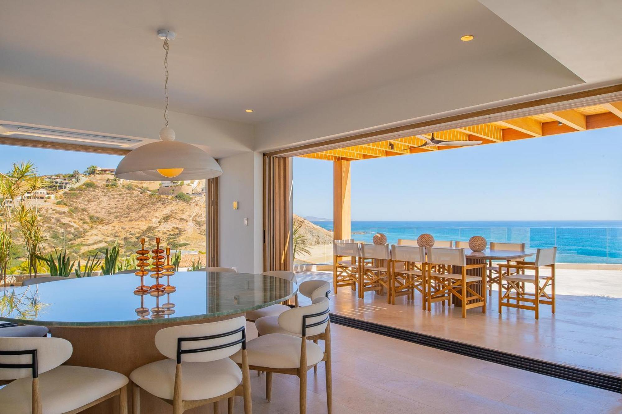 New Stunning Villa, Full Staff, Gym And Has Its Own Private Swimmable
