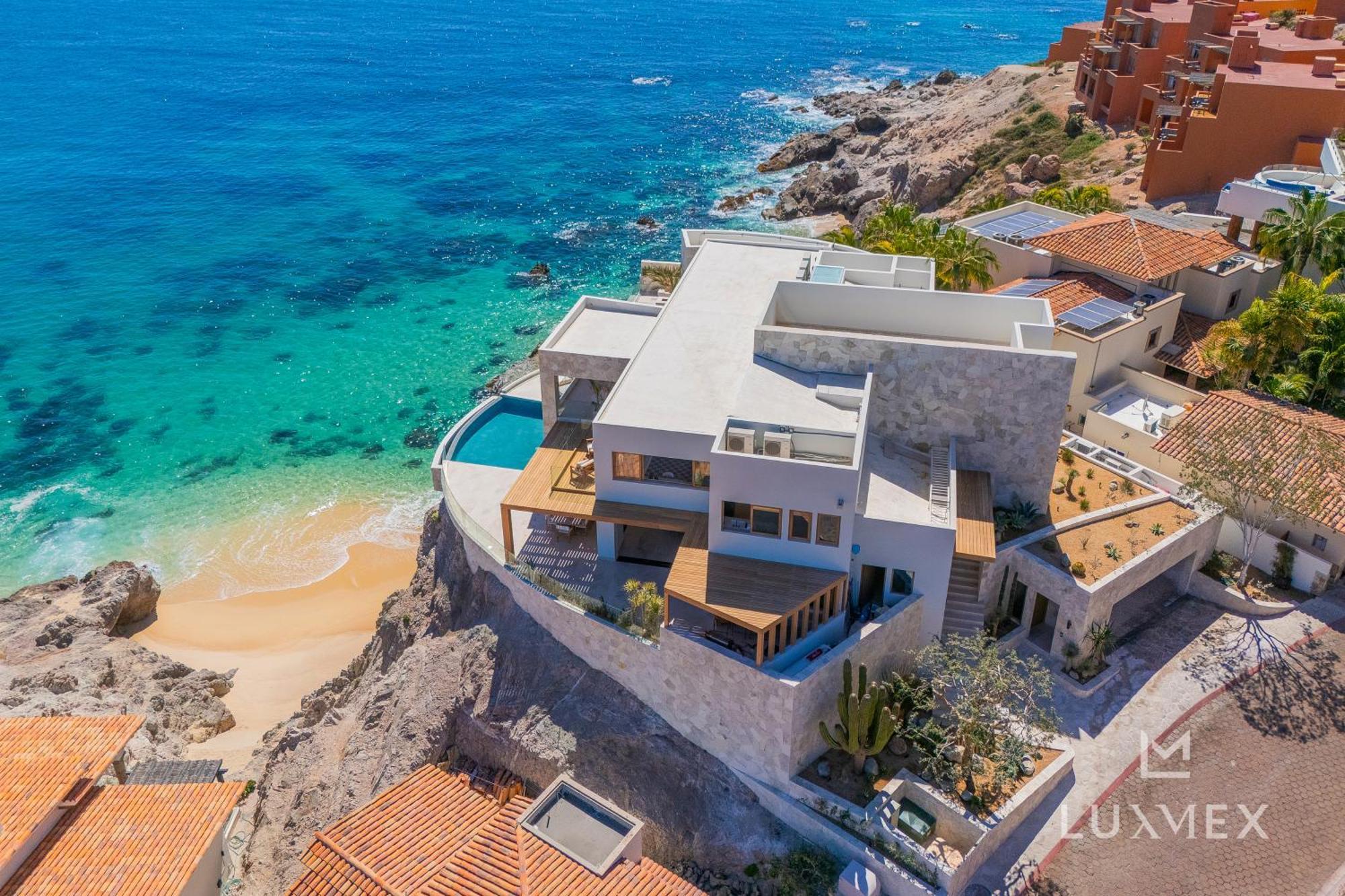 New Stunning Villa, Full Staff, Gym And Has Its Own Private Swimmable Villa San Jose del Cabo