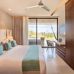 The Club At Solaz Luxury Villas