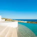 Casa Yvonne Modern Amenities Near Exclusive Golf Course Sleeps 16