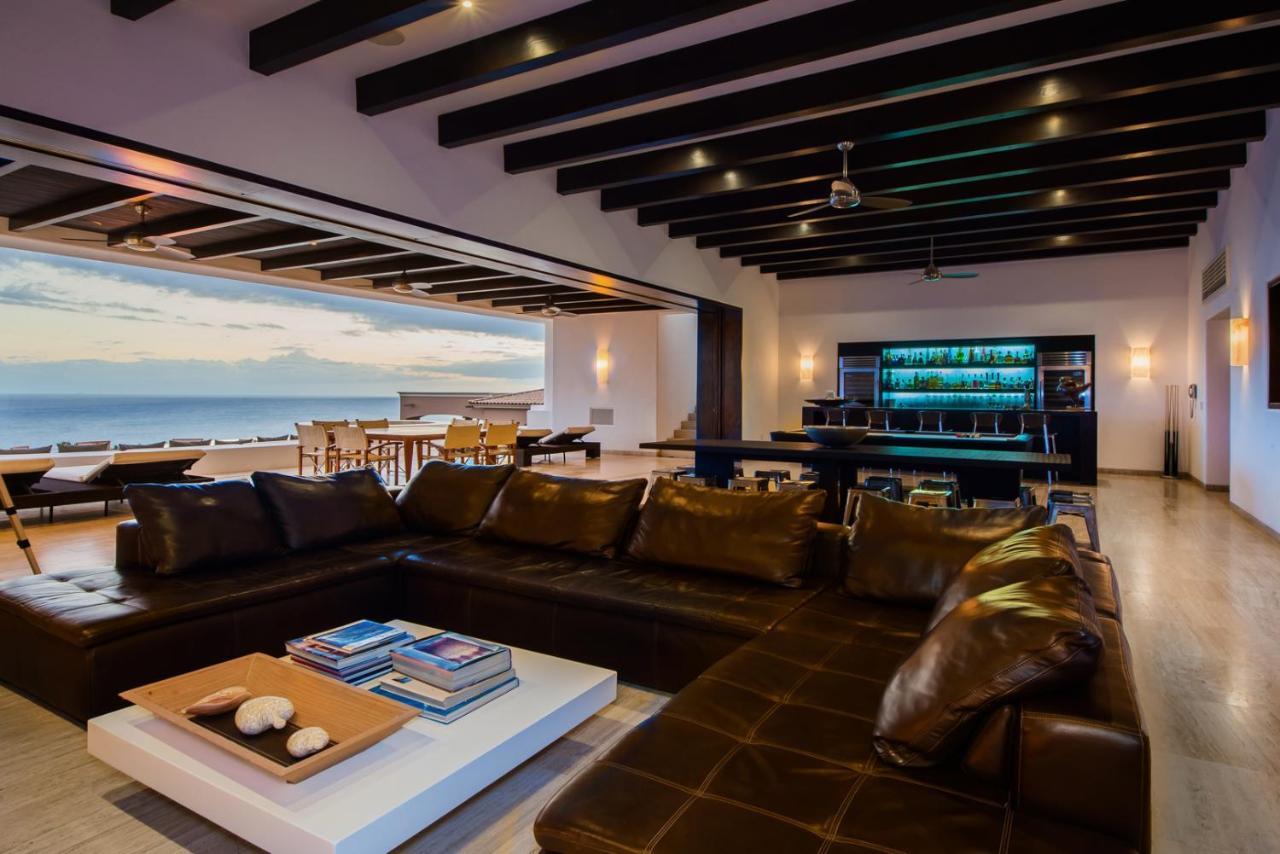Casa Yvonne Modern Amenities Near Exclusive Golf Course Sleeps 16 Villa *