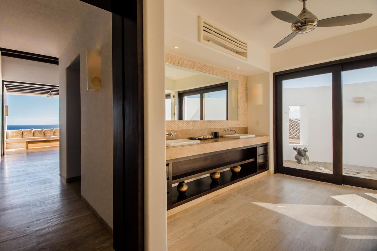 Casa Yvonne Modern Amenities Near Exclusive Golf Course Sleeps 16 San Jose del Cabo