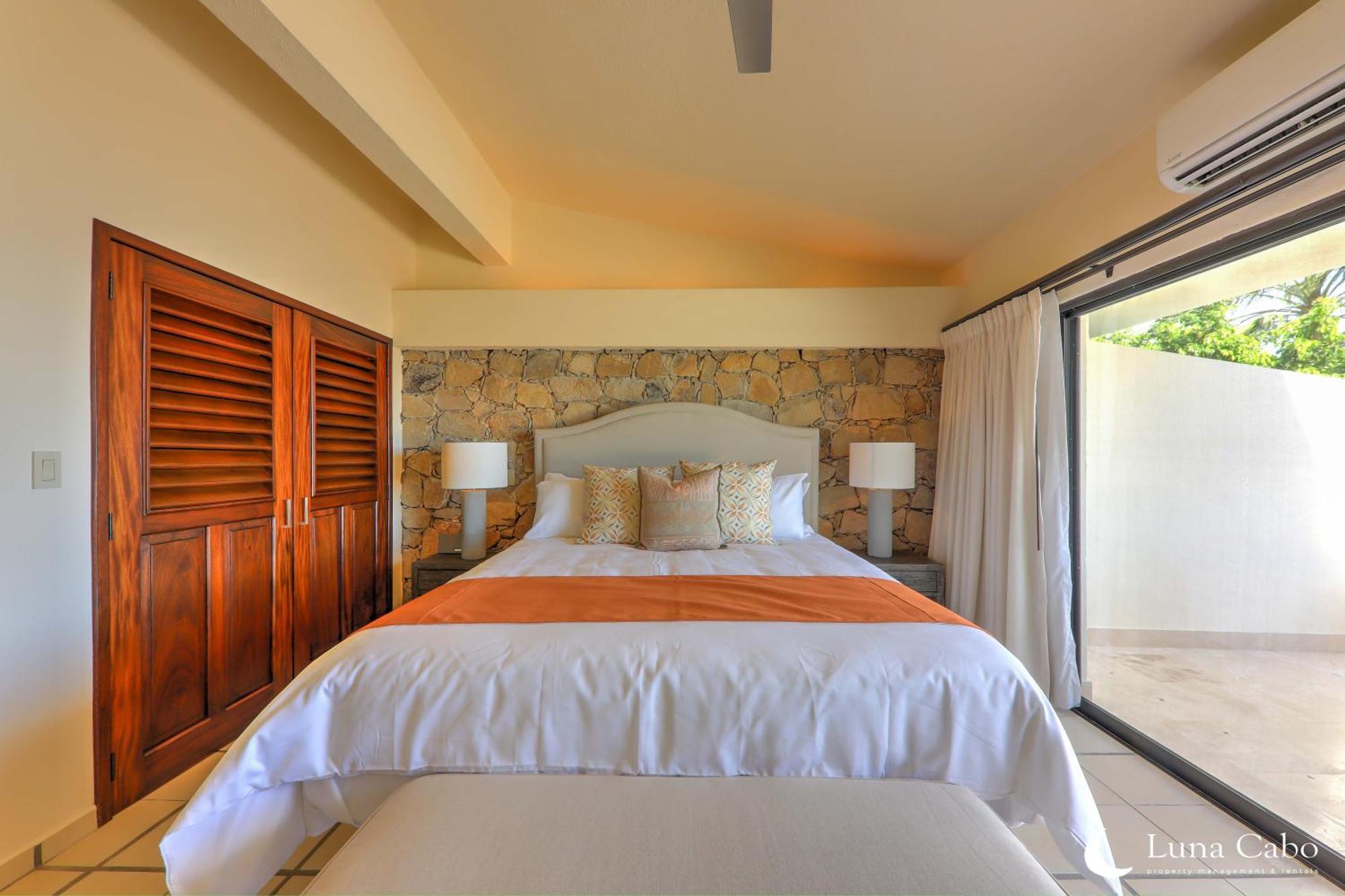 Villa Beachside Paradise, Heated Pool, Sunsets & Bbq