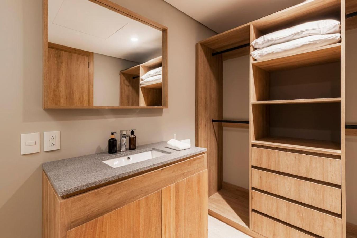 Punto Nima - Pickle Ball Apartment *