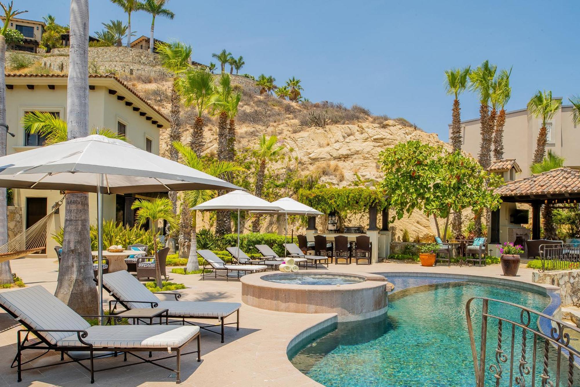 Villa Del Mar Fully Staffed And Access To Golf & Palmilla Dunes Club *