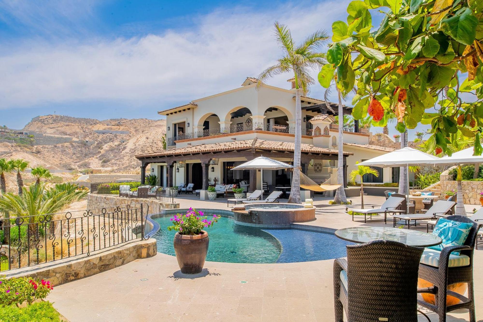 Del Mar Fully Staffed And Access To Golf & Palmilla Dunes Club