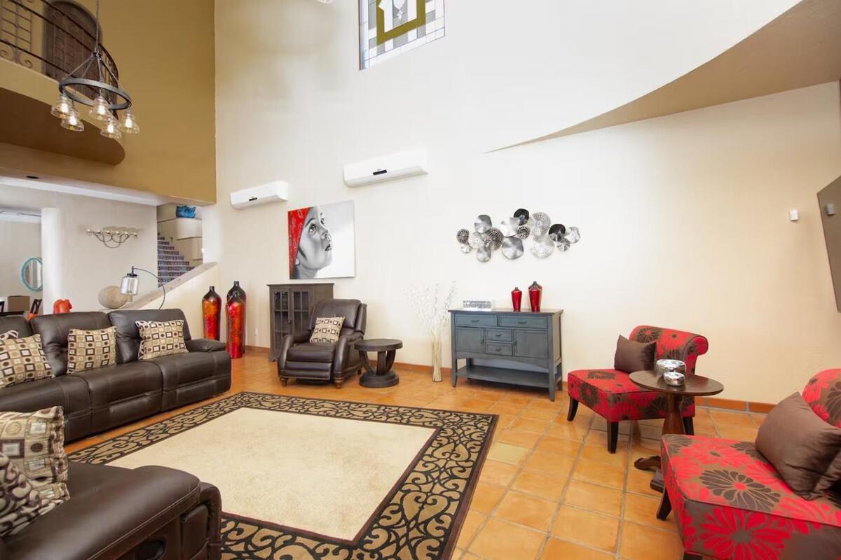 Elegant Hacienda For 20, Ocean Views, Pool Holiday home