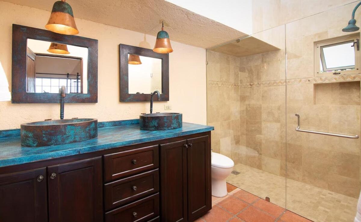 Elegant Hacienda For 20, Ocean Views, Pool *