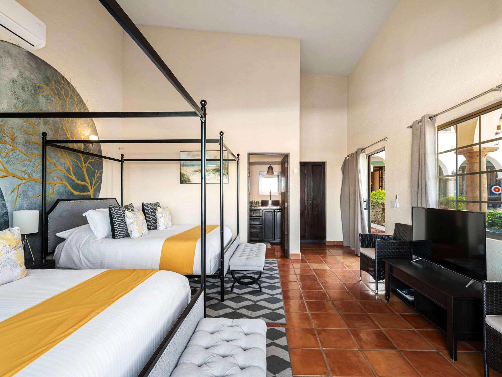 Elegant Hacienda For 20, Ocean Views, Pool