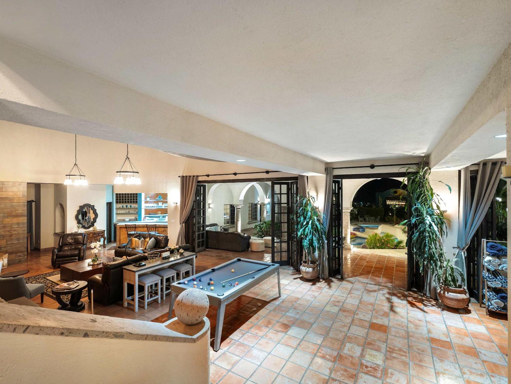 Elegant Hacienda For 20, Ocean Views, Pool Holiday home