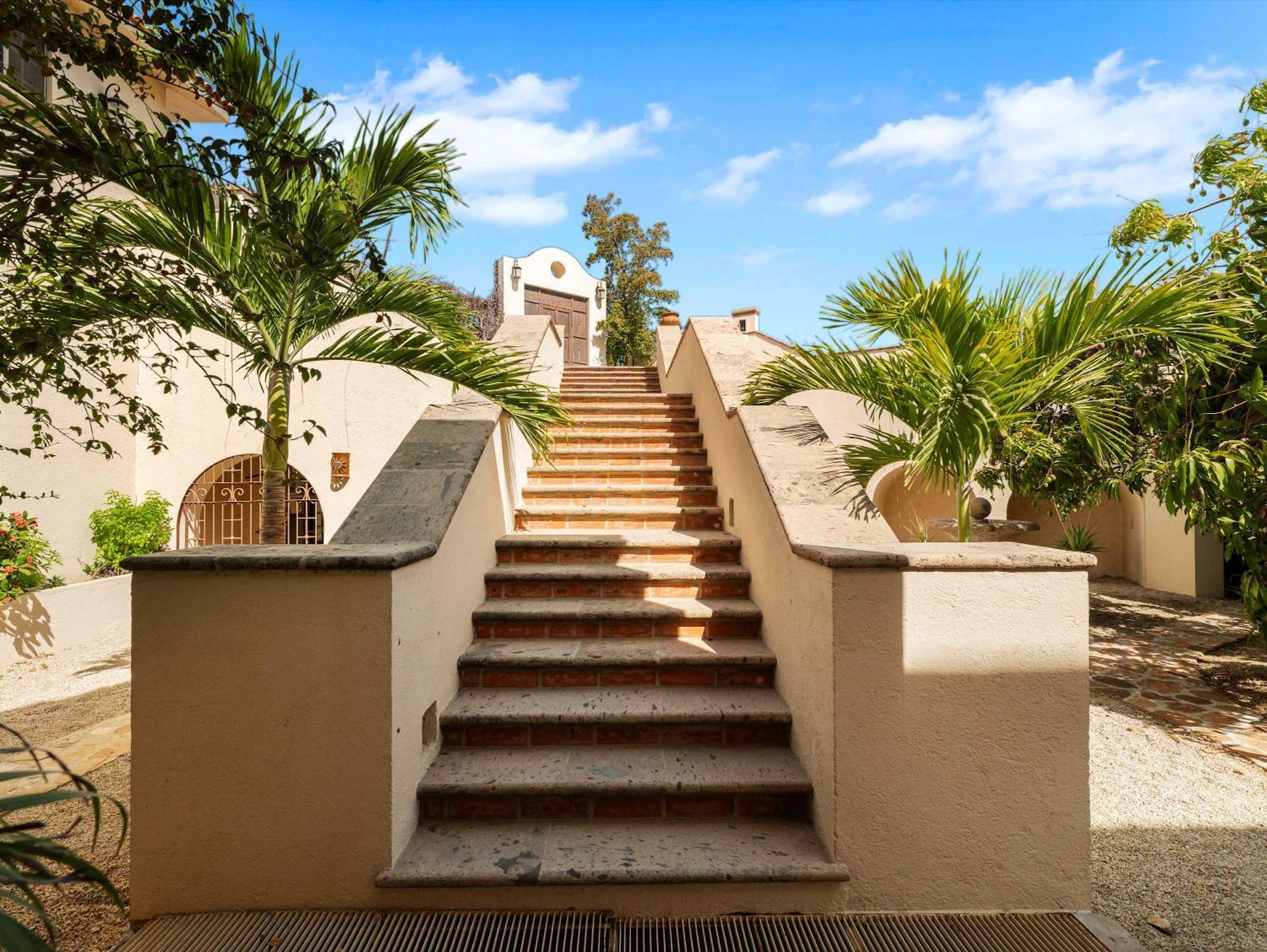 Holiday home Elegant Hacienda For 20, Ocean Views, Pool *