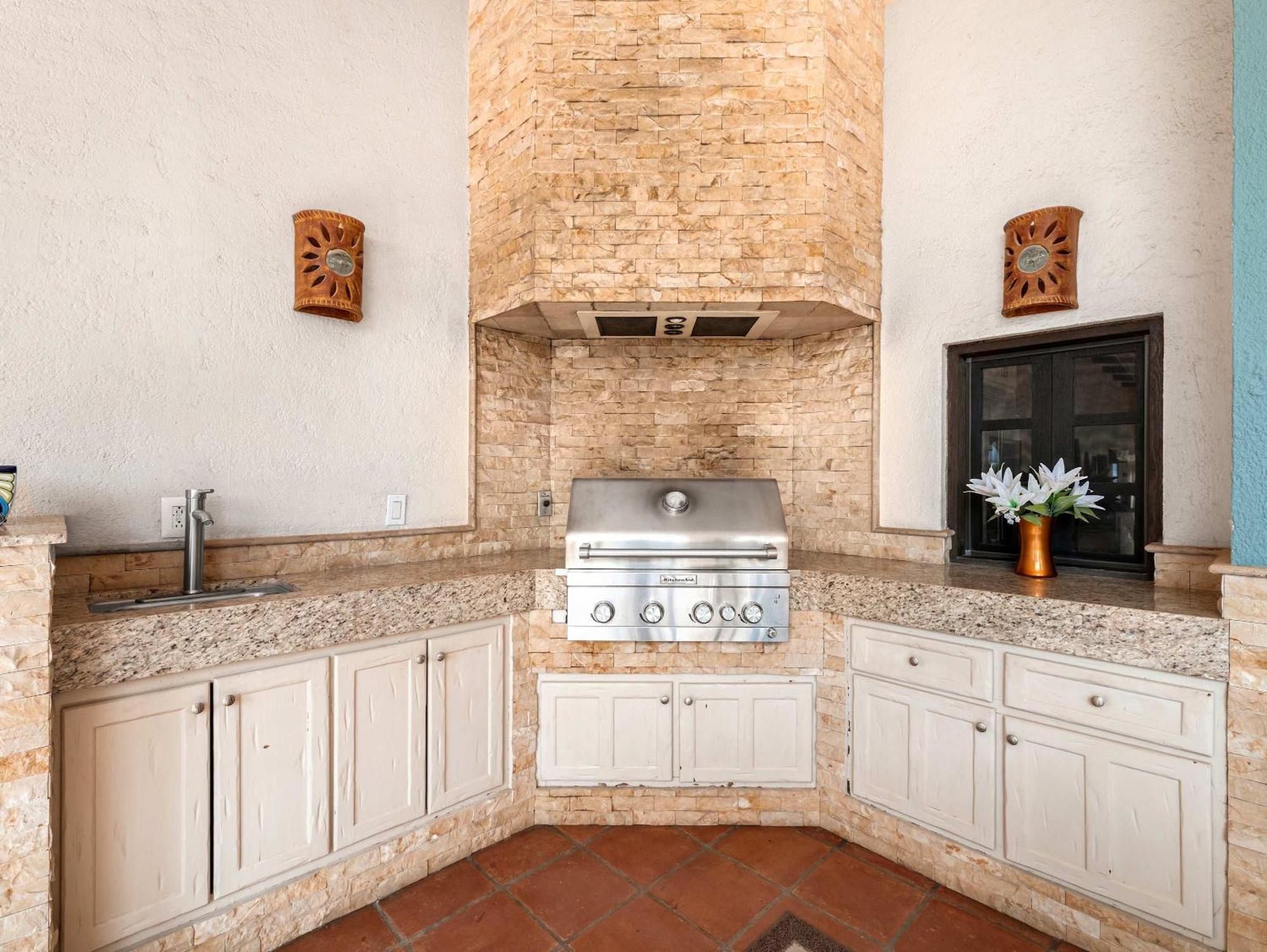 Elegant Hacienda For 20, Ocean Views, Pool Holiday home