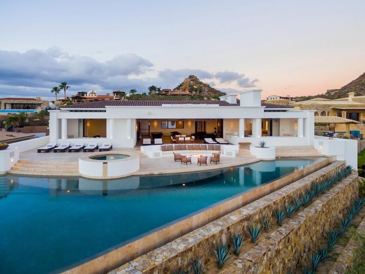 Casa Yvonne Modern Amenities Near Exclusive Golf Course Sleeps 16 San Jose del Cabo