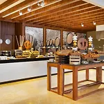 Villa La Valencia Beach Resort