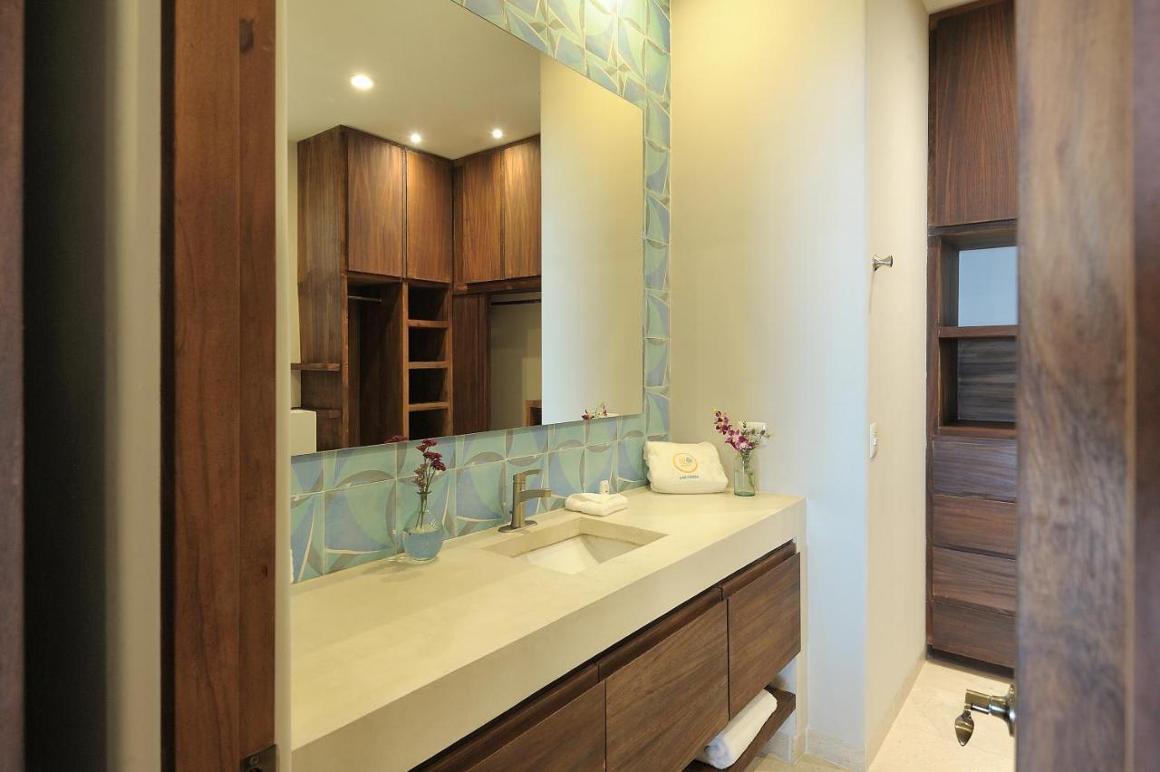 Apartment Hear The Waves! Amazing Beachfront With Unbeatable Views!