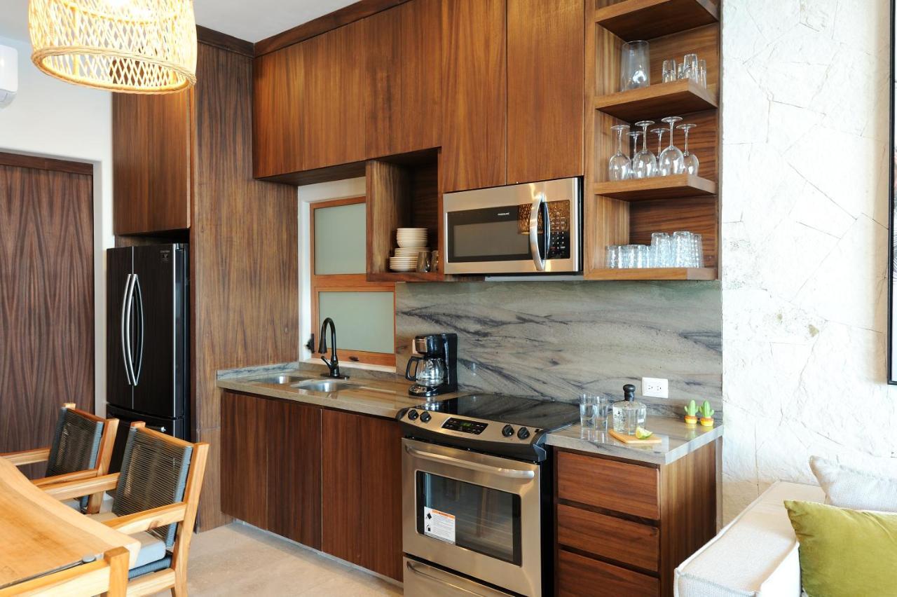 Apartment Hear The Waves! Amazing Beachfront With Unbeatable Views!