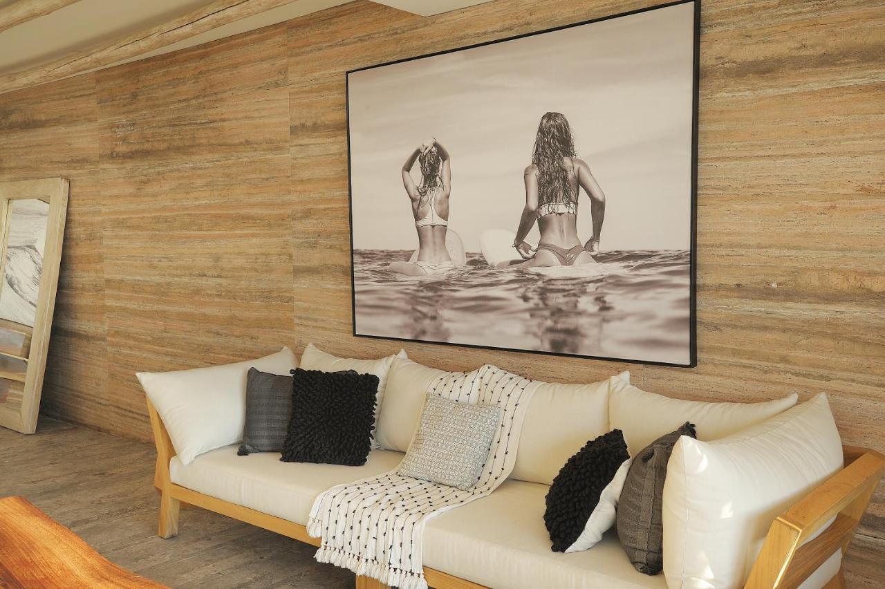 Hear The Waves! Amazing Beachfront With Unbeatable Views!