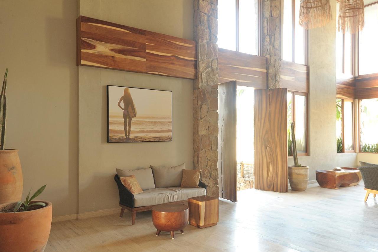 Hear The Waves! Amazing Beachfront With Unbeatable Views! Apartment