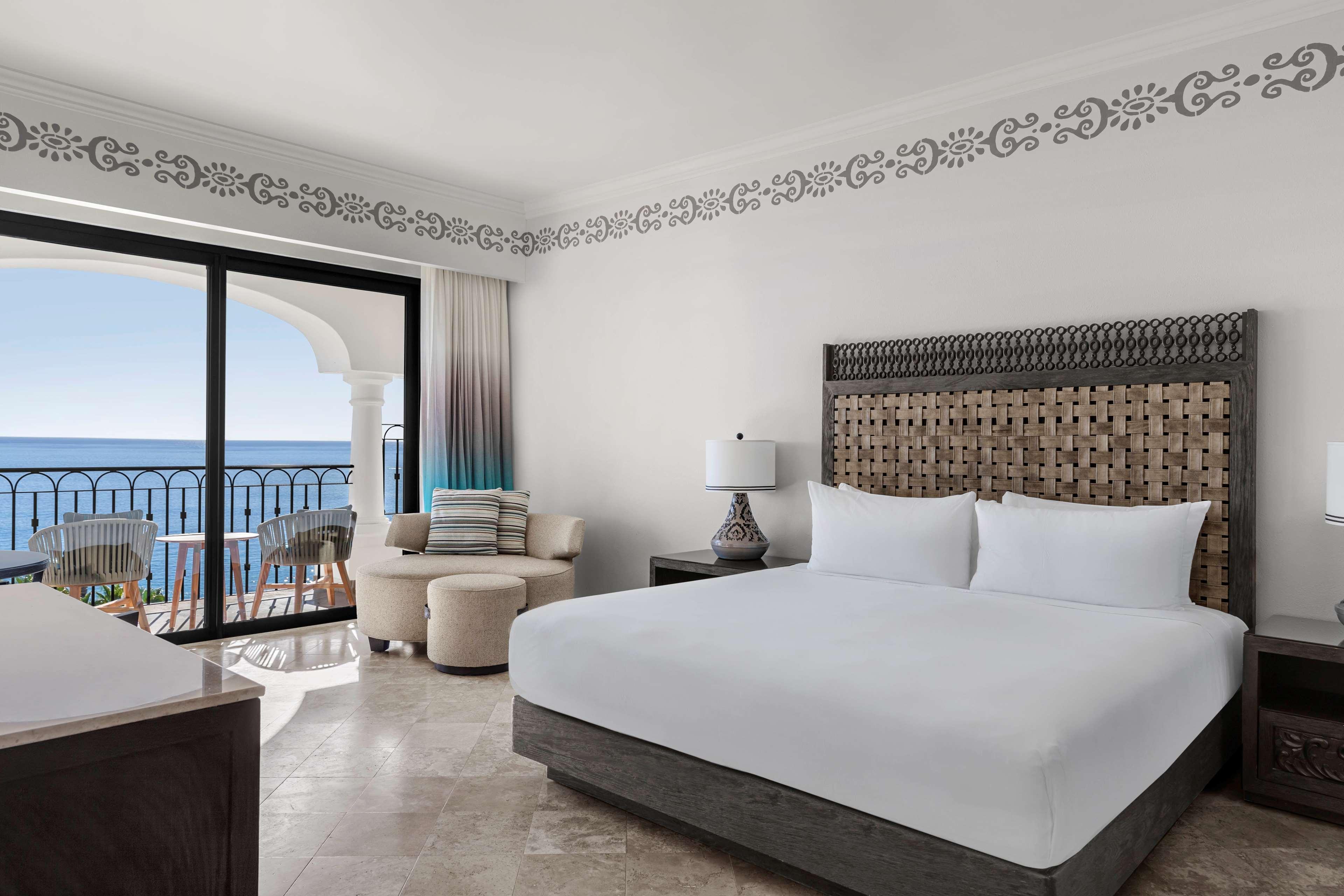 Hilton Cabos Resort 5*