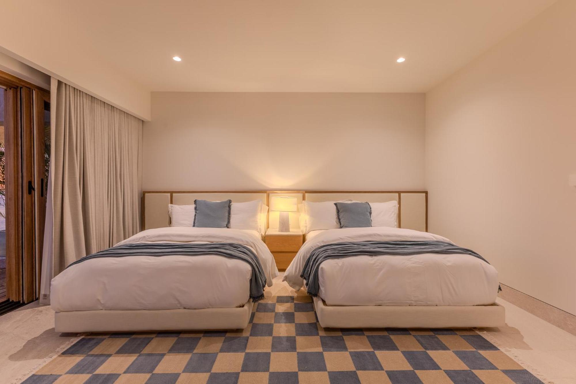 New Stunning Villa, Full Staff, Gym And Has Its Own Private Swimmable San Jose del Cabo