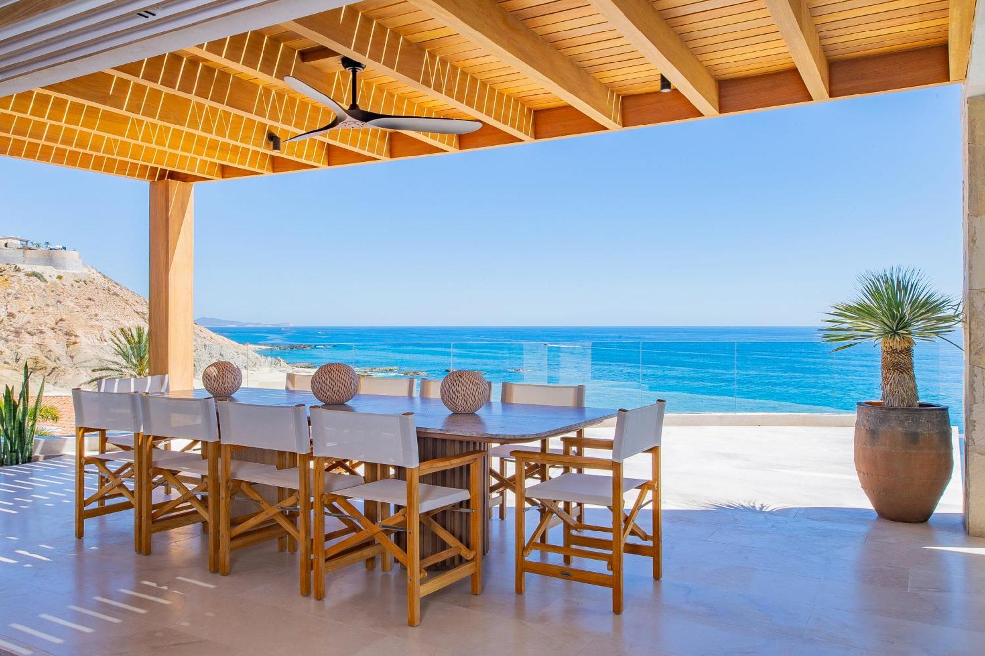 New Stunning Villa, Full Staff, Gym And Has Its Own Private Swimmable *