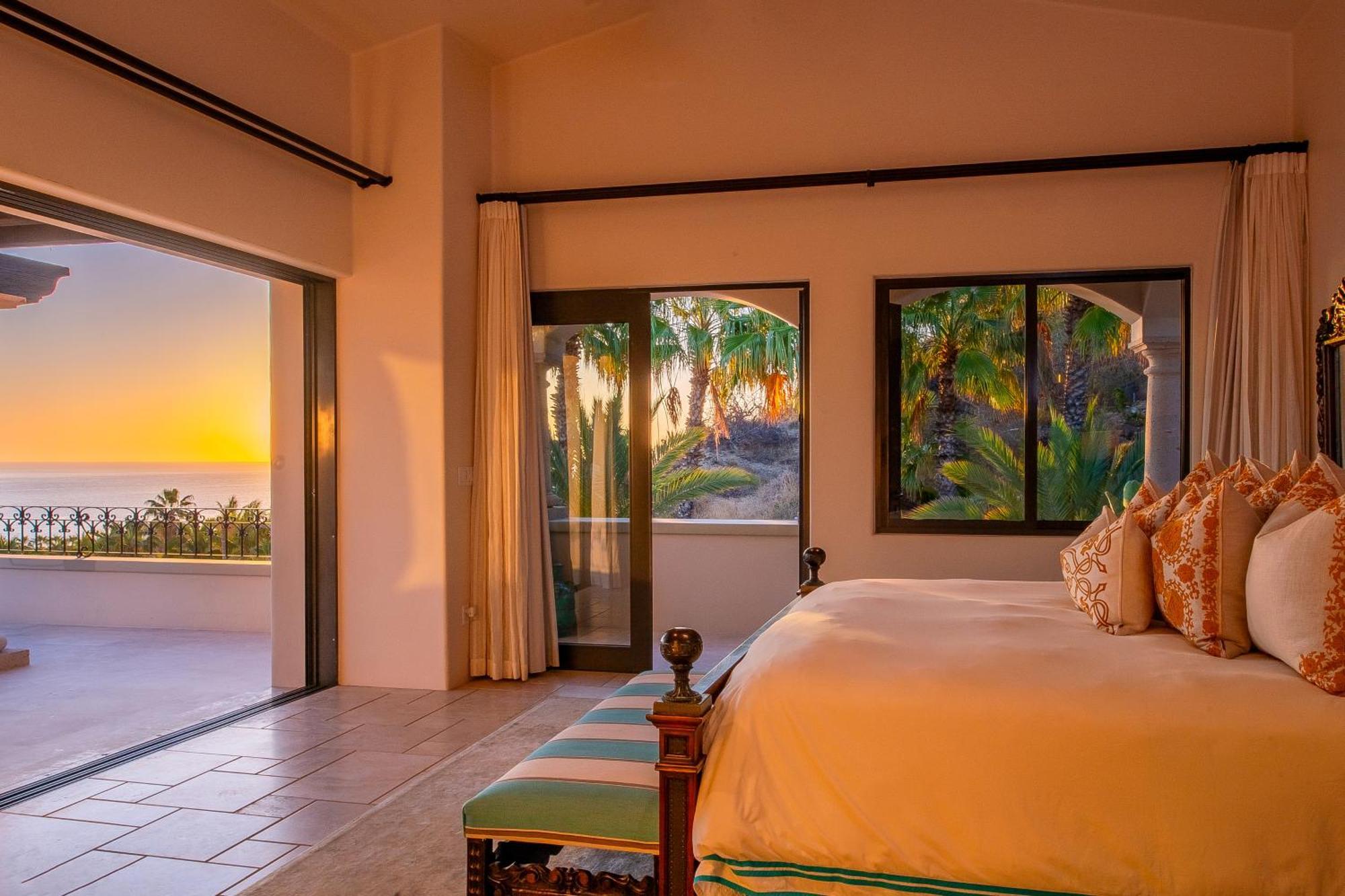 Luxurious Seclusion At Palmilla Fully Staffed - Swimmable Villa *
